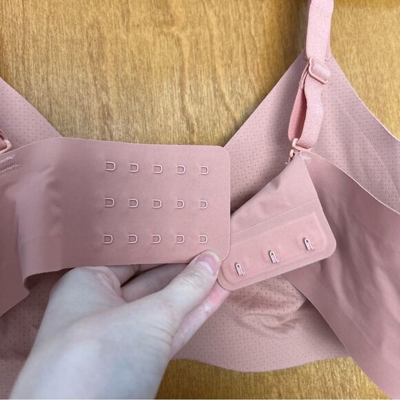 Knix Seamless Wireless V-Neck Bra Size 3 36B 38B 36C - Picture 4 of 8